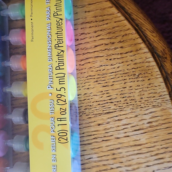 Scribbles 3D Fabric Paint Shiny - Picture 3 of 7